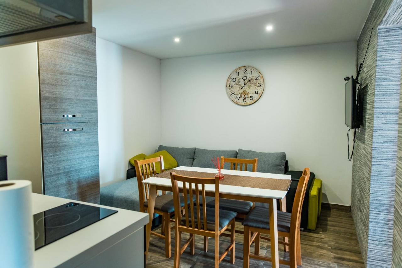 Ella Appartement Lukovo Šugarje Buitenkant foto