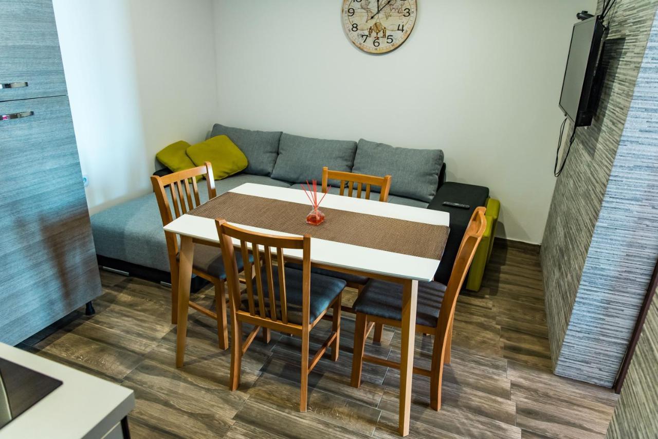Ella Appartement Lukovo Šugarje Buitenkant foto