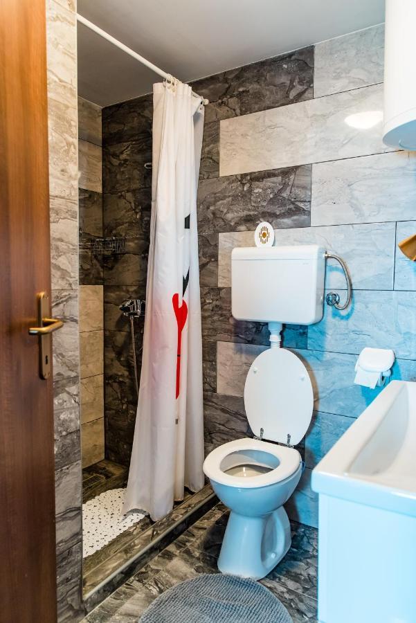 Ella Appartement Lukovo Šugarje Buitenkant foto