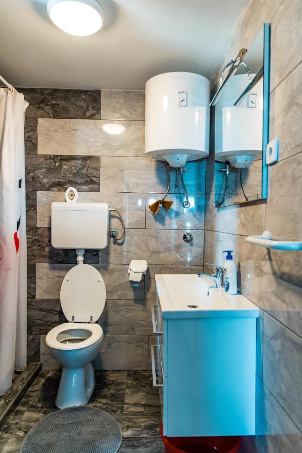 Ella Appartement Lukovo Šugarje Buitenkant foto