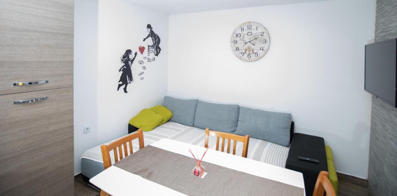 Ella Appartement Lukovo Šugarje Buitenkant foto