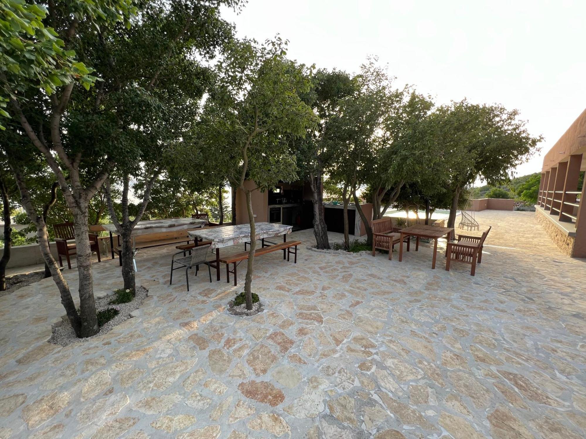 Ella Appartement Lukovo Šugarje Buitenkant foto