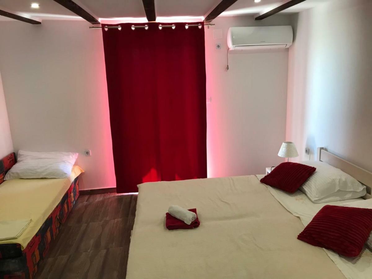 Ella Appartement Lukovo Šugarje Buitenkant foto